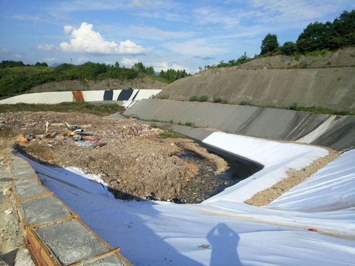 峰峰礦垃圾填埋場土工膜